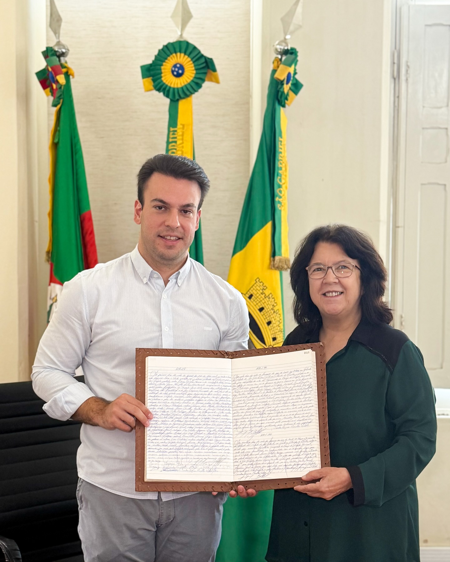 Lucas Menezes reassumiu a Prefeitura Municipal