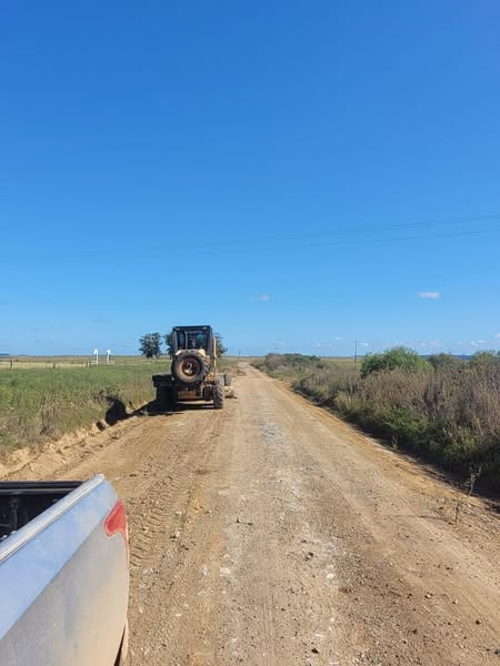 Domingo de trabalho para manter as estradas em dia!